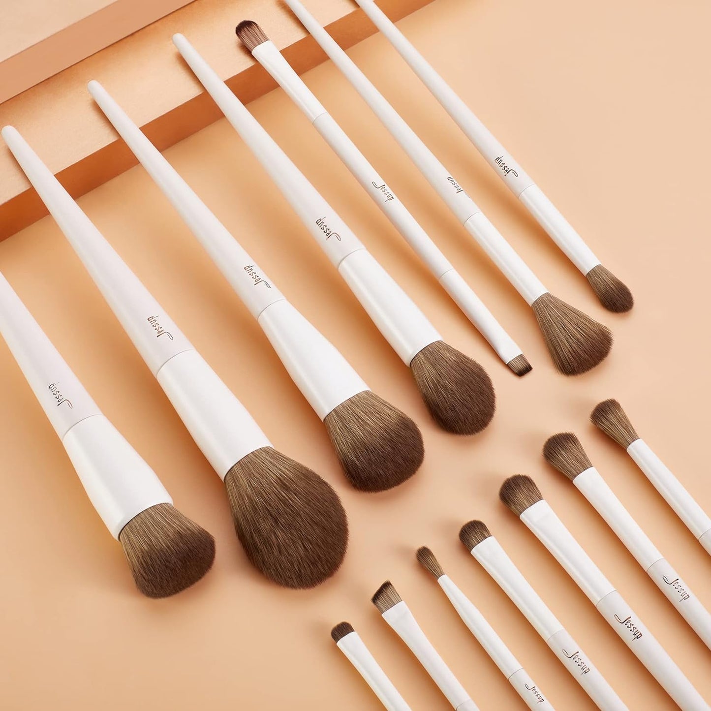 Makeup Brushes 14Pcs Makeup Brush Set Premium Synthetic Powder Foundation Contour Blush Concealer Eye Shadow Blending Liner Make up Brush Kit Light Grey T329